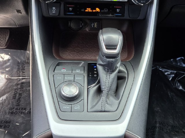 Used 2024 Toyota RAV4 Limited w/ Weather Package AWD/4WD image 29