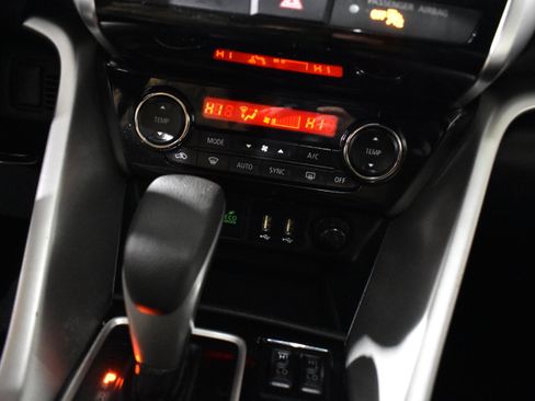 Used 2022 Mitsubishi Eclipse Cross SE image 24