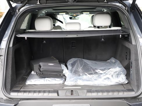 New 2026 Land Rover Range Rover Sport SE AWD/4WD image 16