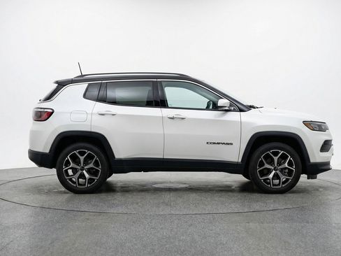 Used 2025 Jeep Compass Limited AWD/4WD image 11