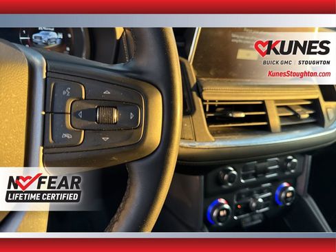 Used 2023 GMC Yukon XL SLE image 24