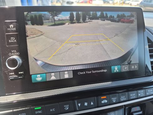 Used 2025 Honda Odyssey Elite image 20