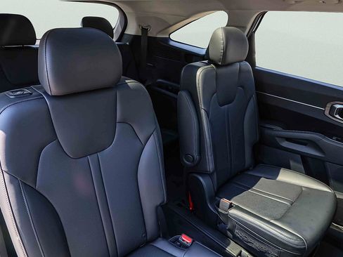 Certified 2023 Kia Sorento X-Line EX AWD/4WD image 14