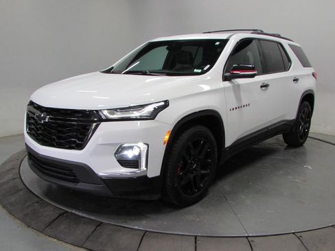 Used 2023 Chevrolet Traverse Premier w/ Redline Edition FWD image 3