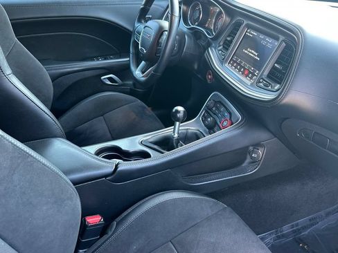 Used 2022 Dodge Challenger R/T Scat Pack RWD image 18