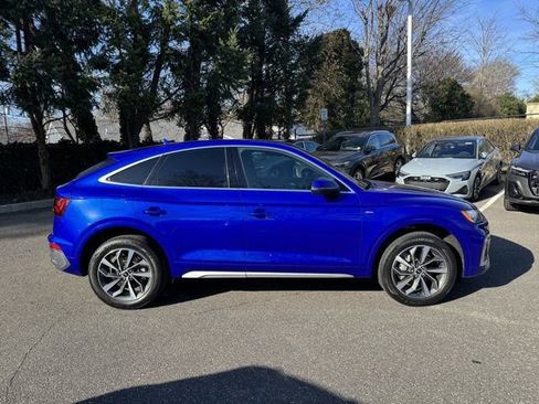 Used 2023 Audi Q5 2.0T Premium w/ Convenience Package image 4