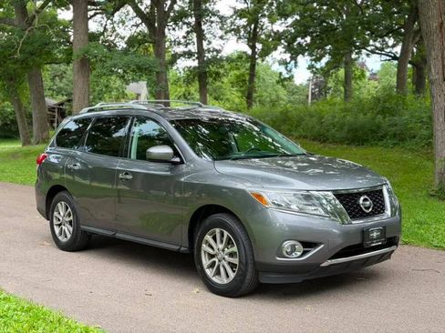 Used 2015 Nissan Pathfinder SV AWD/4WD image 1