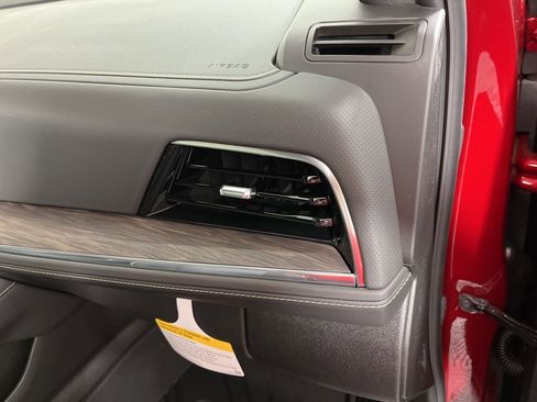 New 2026 Chevrolet Tahoe Premier w/ Sun And Tow Package AWD/4WD image 10