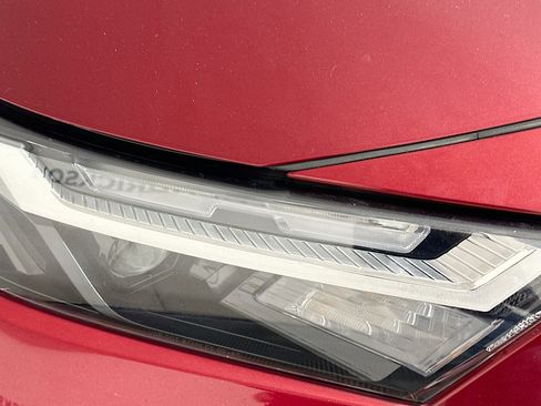 Used 2022 Toyota RAV4 XLE image 9