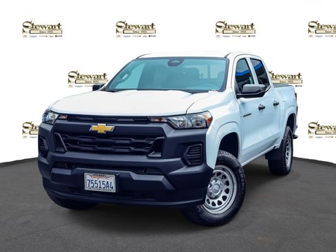 Used 2024 Chevrolet Colorado W/T AWD/4WD image 1
