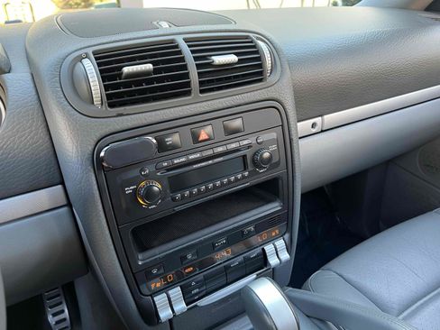Used 2004 Porsche Cayenne S AWD/4WD image 49