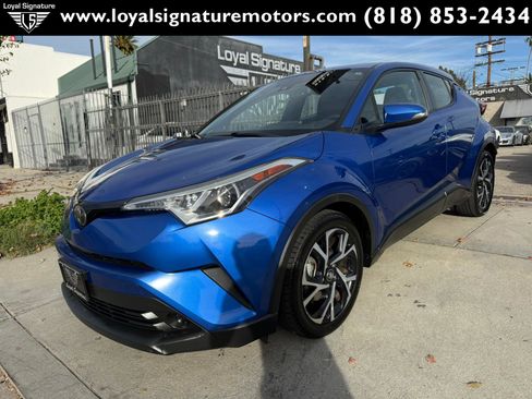 Used 2018 Toyota C-HR XLE image 3