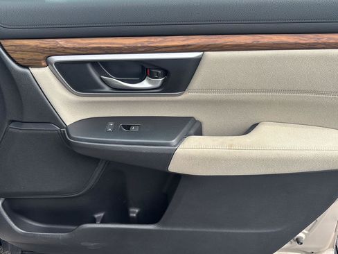 Used 2017 Honda CR-V EX image 18