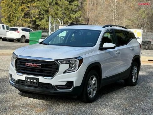 Used 2023 GMC Terrain SLE w/ Driver Convenience Package image 5