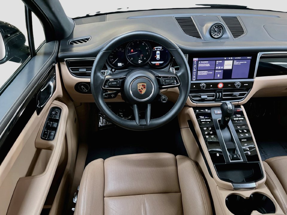Certified 2026 Porsche Macan AWD/4WD image 25