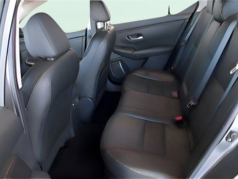 Used 2025 Nissan Sentra SR w/ SR Premium Package image 23