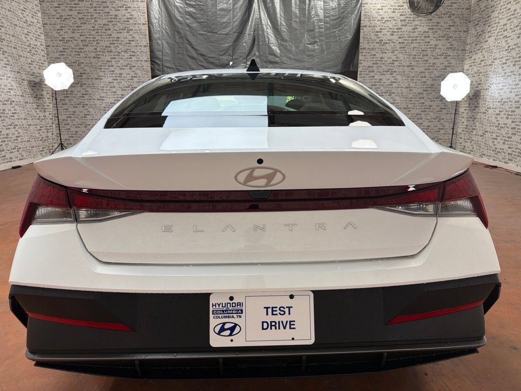 New 2026 Hyundai Elantra SE FWD image 6