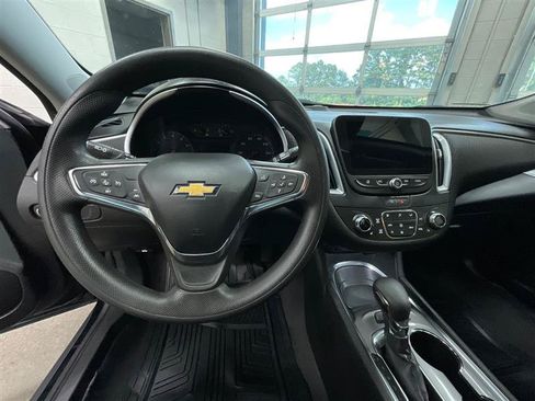 Used 2023 Chevrolet Malibu LT FWD image 14