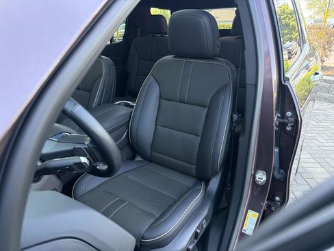 Used 2026 Chevrolet Traverse High Country w/ LPO, Floor Liner Package AWD/4WD image 16