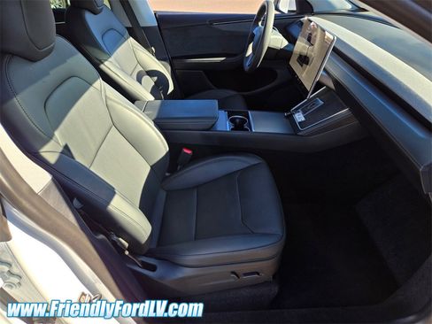 Used 2026 Tesla Model Y Long Range image 14