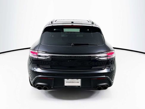 Certified 2025 Porsche Macan image 10