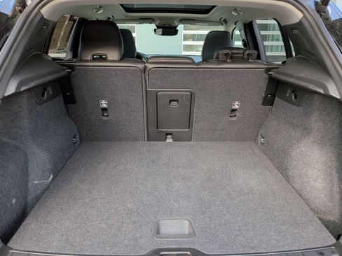 Used 2025 Volvo XC40 B5 Core image 33