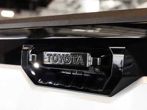 Used 2025 Toyota Tundra Platinum AWD/4WD image 7