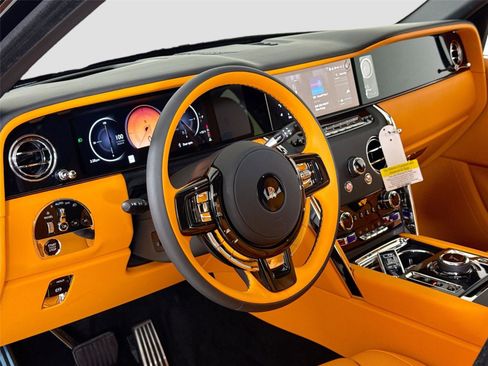 Used 2026 Rolls-Royce Cullinan image 16