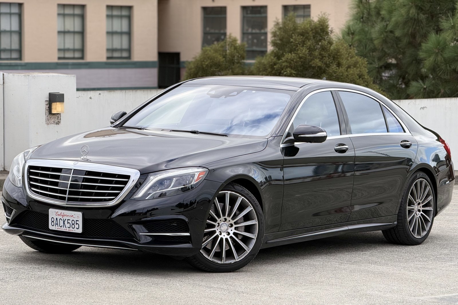 Used 2015 Mercedes-Benz S 550 Sedan image 3