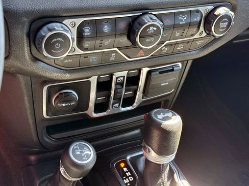 Used 2024 Jeep Wrangler Unlimited w/ Convenience Group AWD/4WD image 14