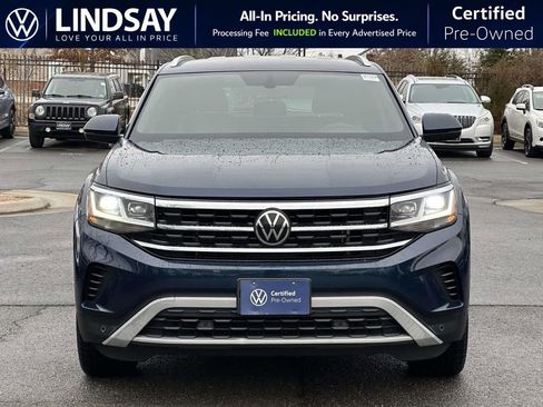 Certified 2022 Volkswagen Atlas Cross Sport SE w/ Black Wheel Package image 2