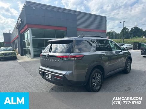 Used 2025 Nissan Pathfinder SV FWD image 5