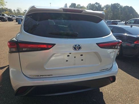 Used 2023 Toyota Highlander Limited image 14