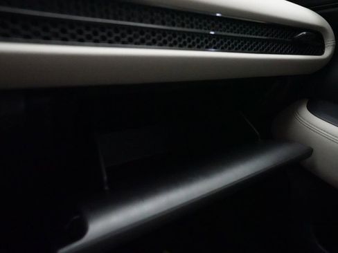 Certified 2025 Honda HR-V LX image 28