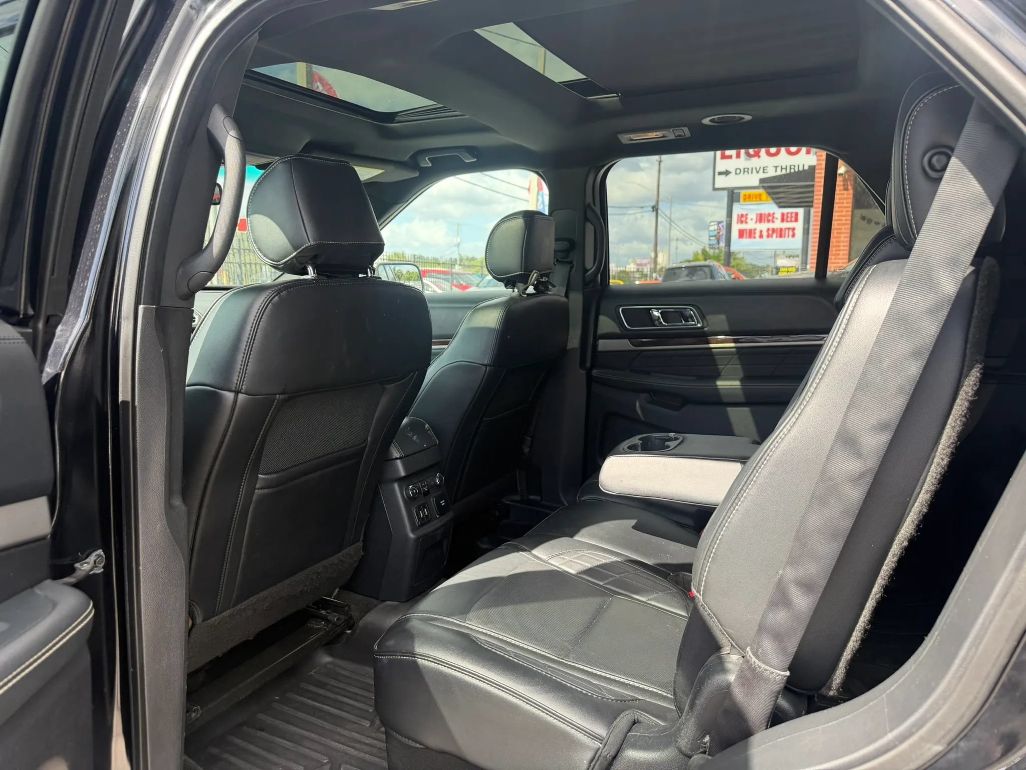 Used 2016 Ford Explorer Platinum AWD/4WD image 13