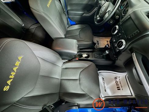 Used 2015 Jeep Wrangler Unlimited Sahara w/ Connectivity Group image 31