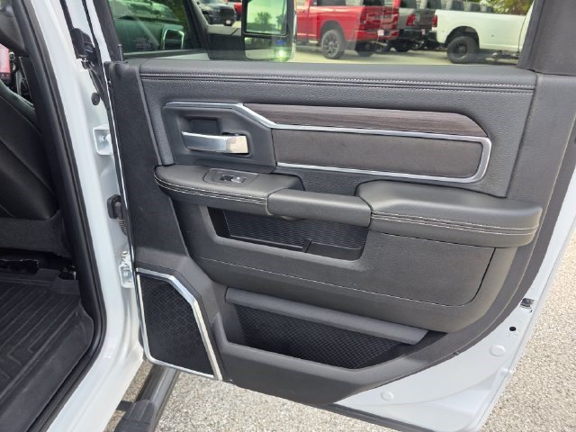 Used 2025 RAM 2500 Laramie AWD/4WD image 11