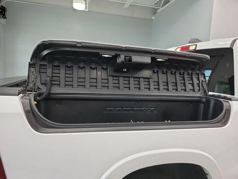Used 2025 RAM 1500 Limited AWD/4WD image 10