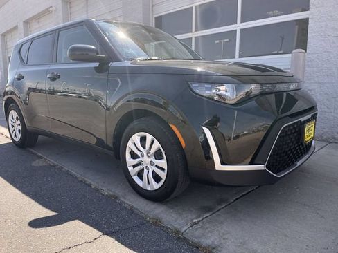 Used 2025 Kia Soul LX FWD image 10
