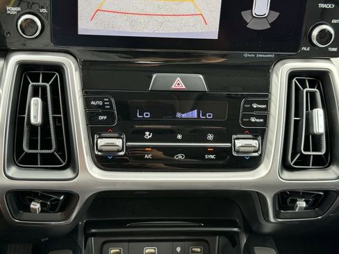 Certified 2023 Kia Sorento S w/ Panoramic Sunroof Package FWD image 24