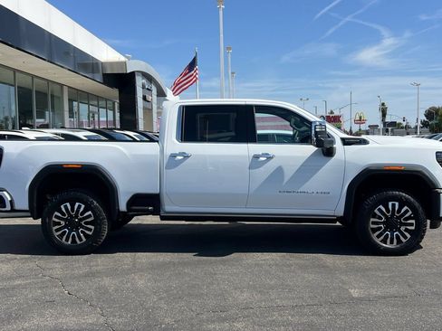 New 2026 GMC Sierra 2500 Denali Ultimate AWD/4WD image 3