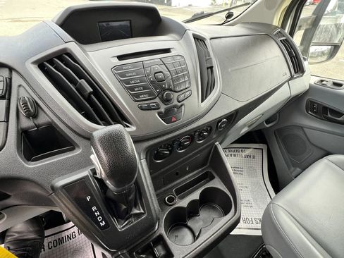 Used 2015 Ford Transit 250 130 Low Roof w/ Exterior Upgrade Package RWD image 12