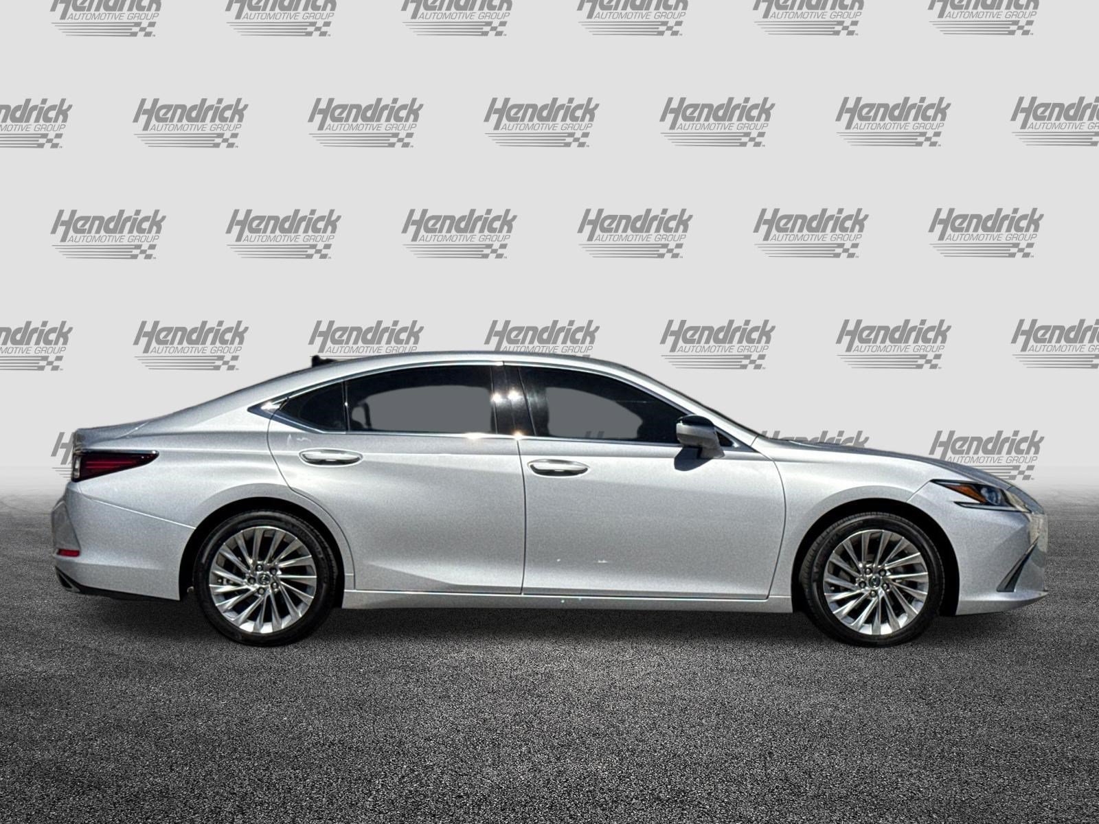 Used 2019 Lexus ES 350 w/ Accessory Package FWD image 3