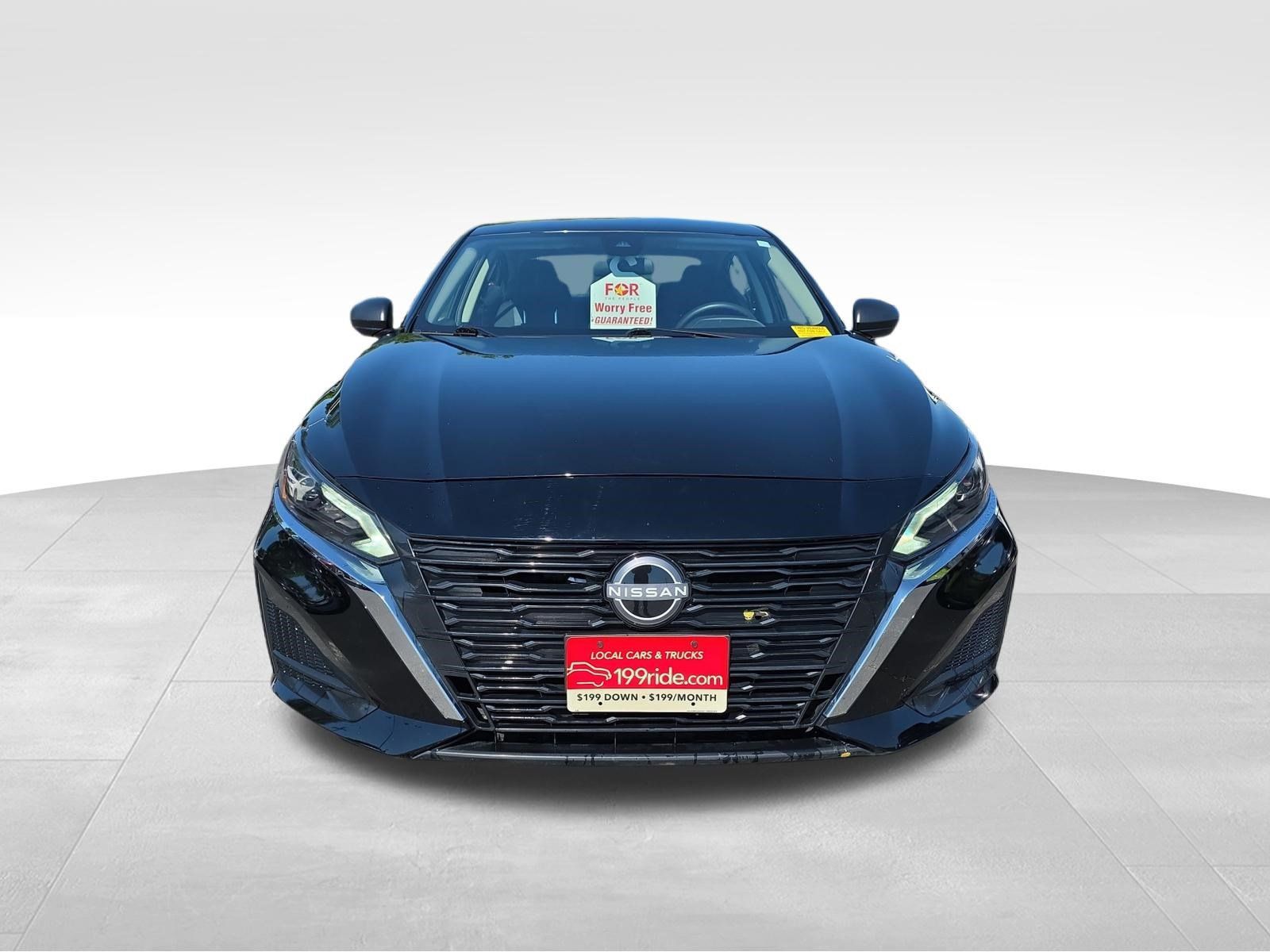 Used 2024 Nissan Altima 2.5 SV FWD image 3