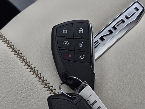 New 2026 GMC Yukon Denali w/ Sun & Power Step Package image 33