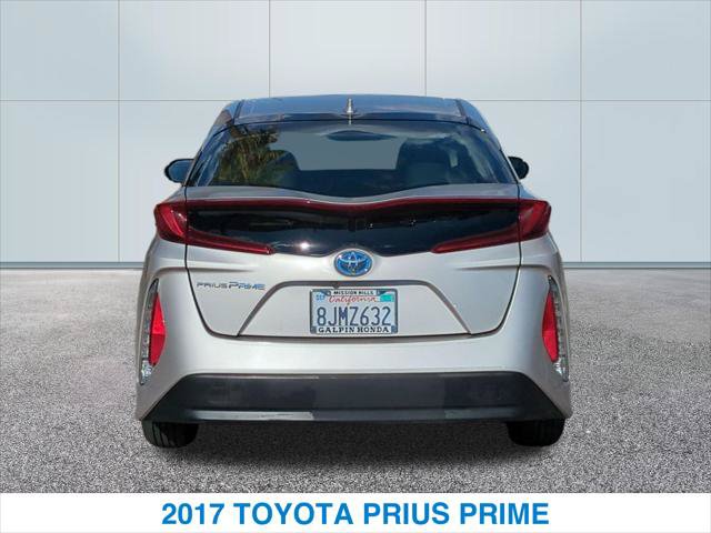 Used 2017 Toyota Prius Prime Plus w/ Preferred Accessory Package FWD image 8