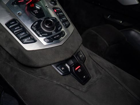 Used 2015 Lamborghini Aventador LP 700-4 image 30