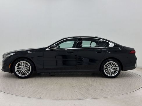 Used 2025 BMW 530i RWD image 2
