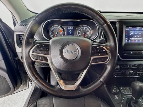 Used 2021 Jeep Cherokee Latitude Lux w/ Mopar Interior Package AWD/4WD image 13