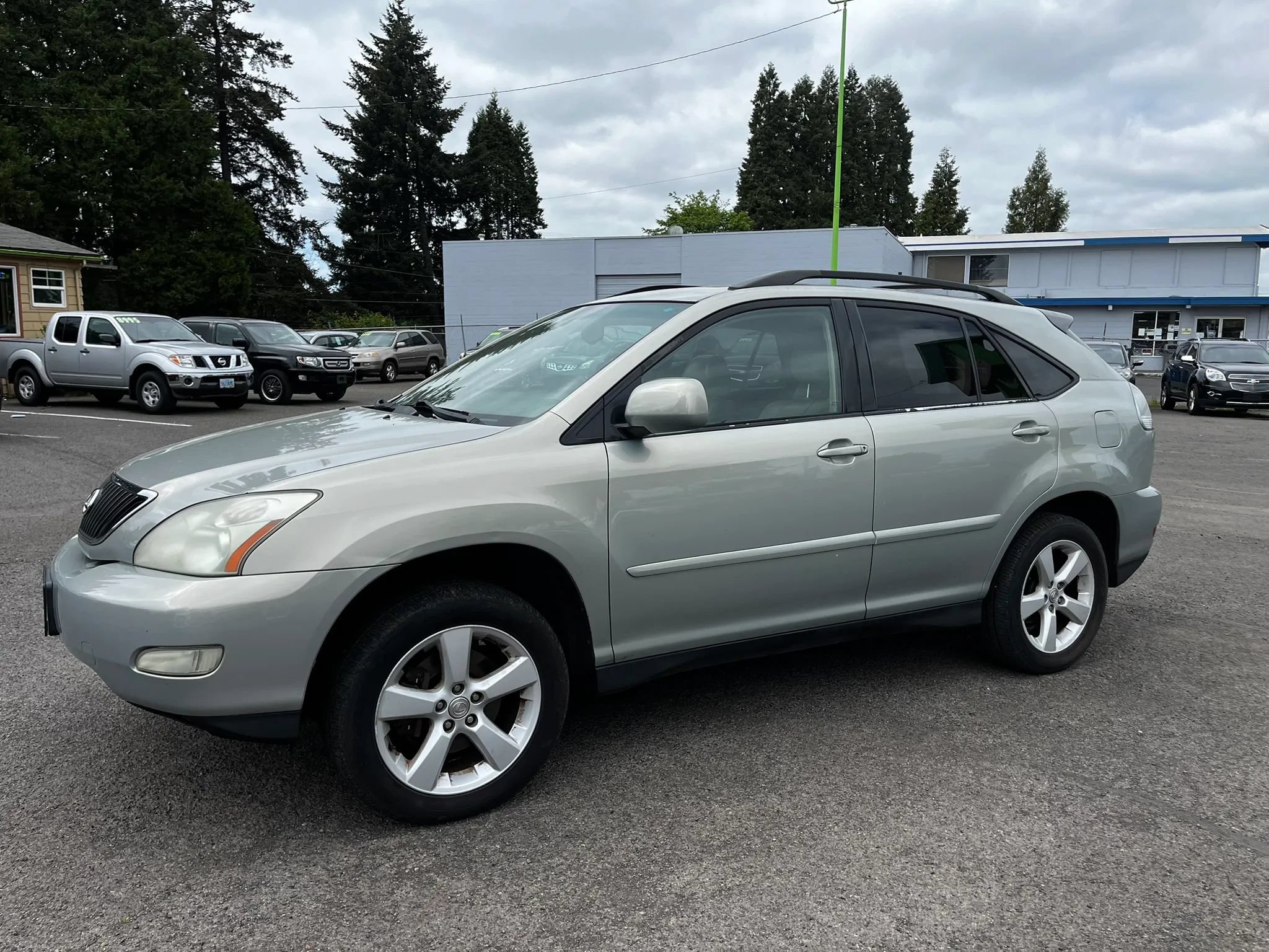 Used 2005 Lexus RX 330 w/ Premium Plus Pkg FWD image 7